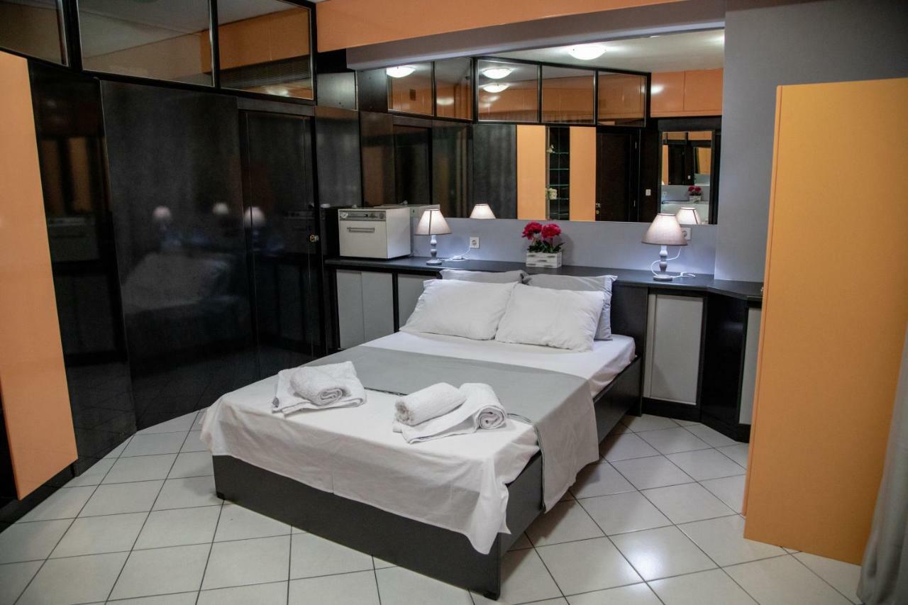 Christine'S Downtown Suites Kavála Ngoại thất bức ảnh