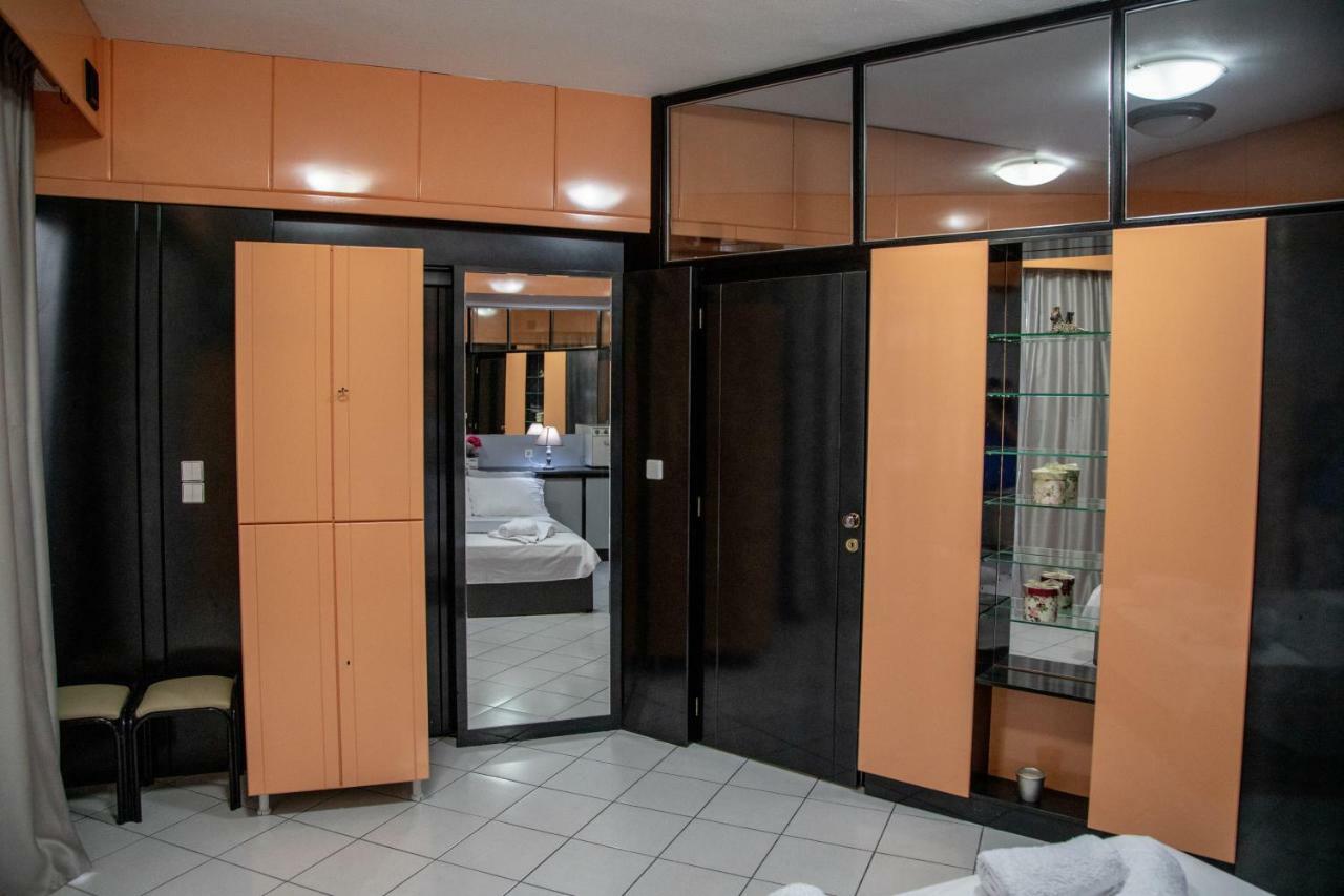 Christine'S Downtown Suites Kavála Ngoại thất bức ảnh